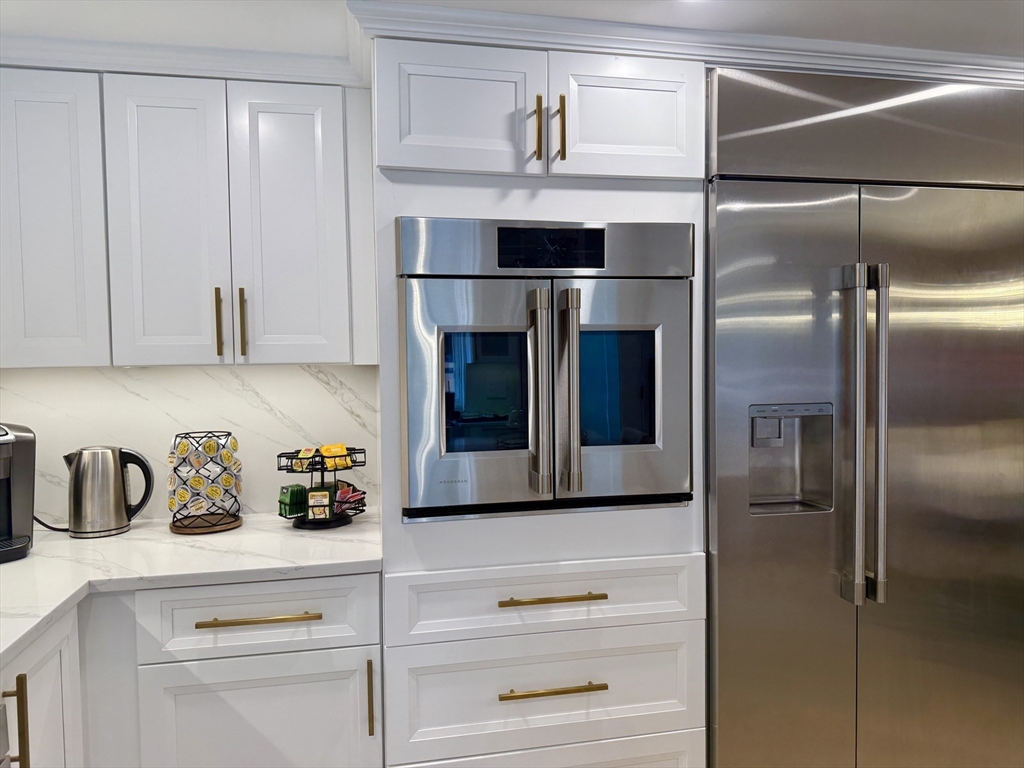 5 bed, 4+ bath apartment for rent at 14 Bernard Circle, Tisbury — photo 12 of 41