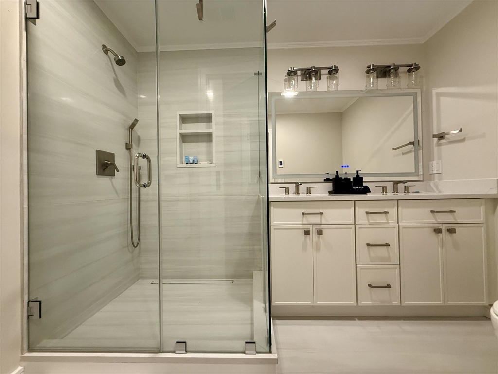 5 bed, 4+ bath apartment for rent at 14 Bernard Circle, Tisbury — photo 38 of 41
