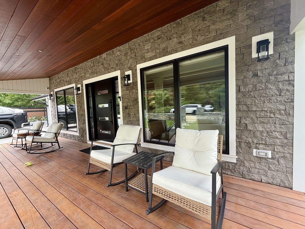 5 bed, 4+ bath apartment for rent at 14 Bernard Circle, Tisbury — photo 41 of 41