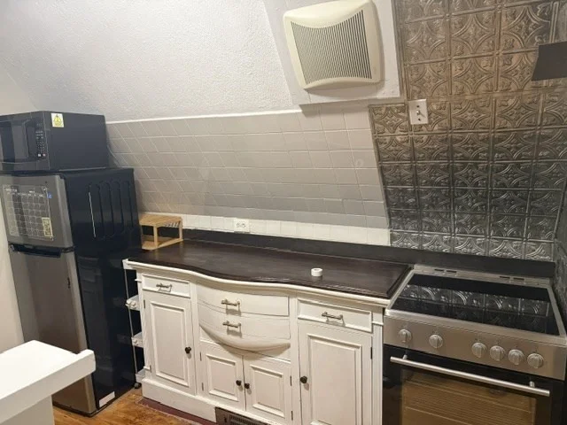 1 bed, 1 bath apartment for rent at 14 Blanche St Unit 3, Dorchester — photo 2 of 12