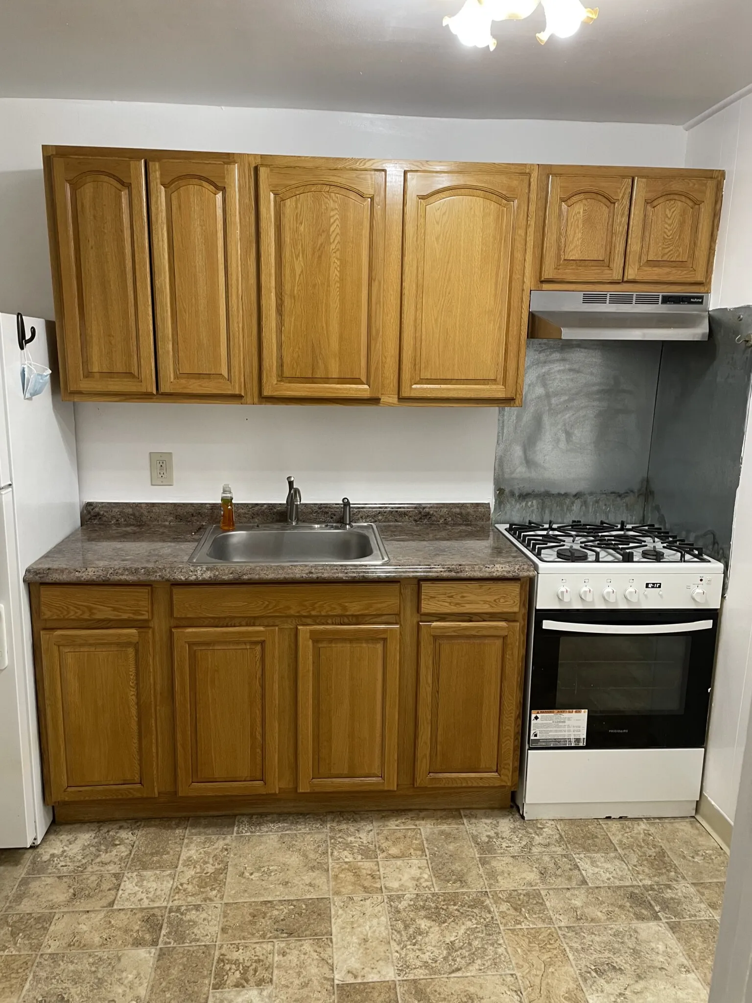 3 bed, 1 bath apartment for rent at 14 Boston St Unit 1, South Boston — photo 1 of 10