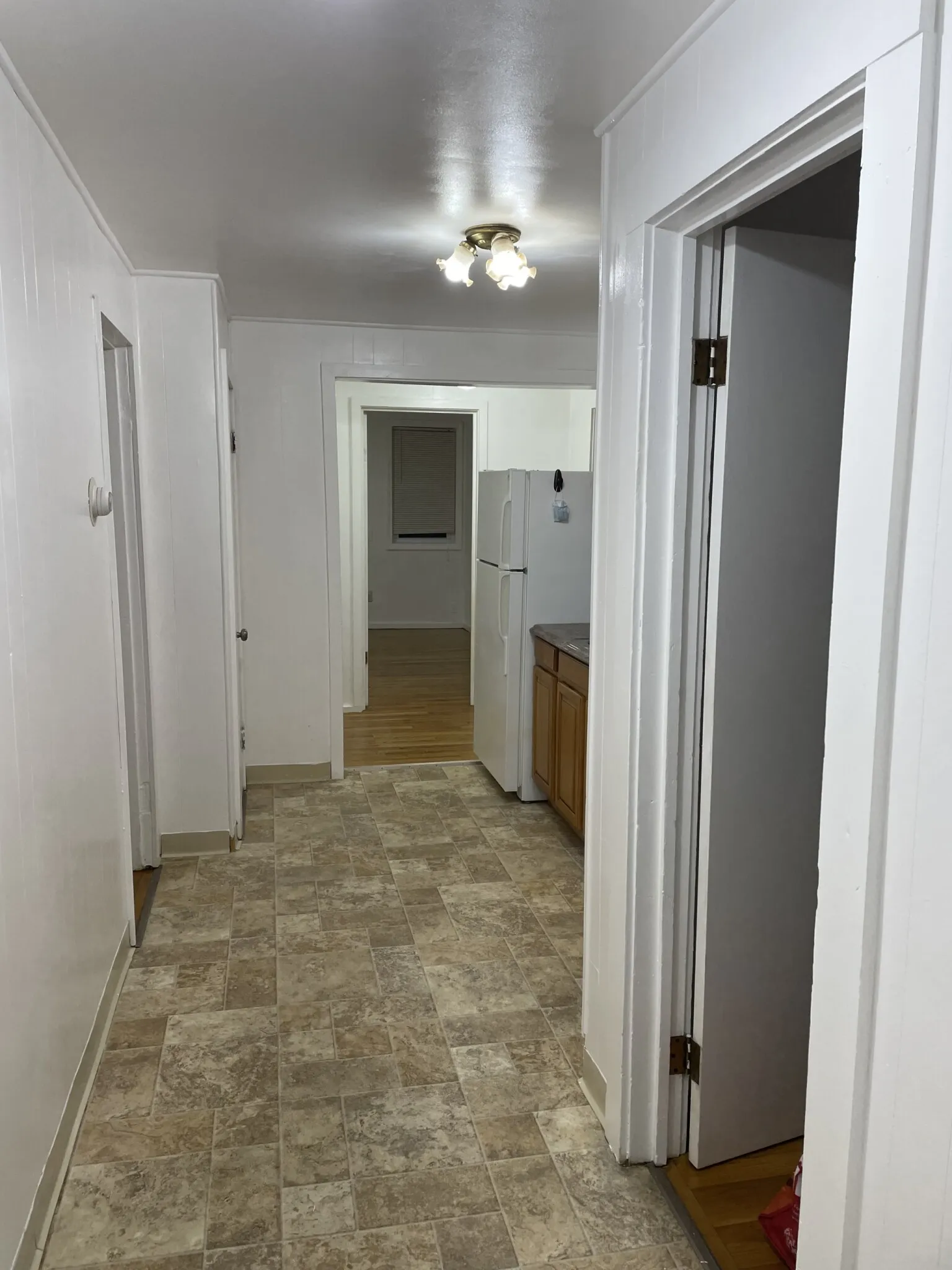 3 bed, 1 bath apartment for rent at 14 Boston St Unit 1, South Boston — photo 5 of 10