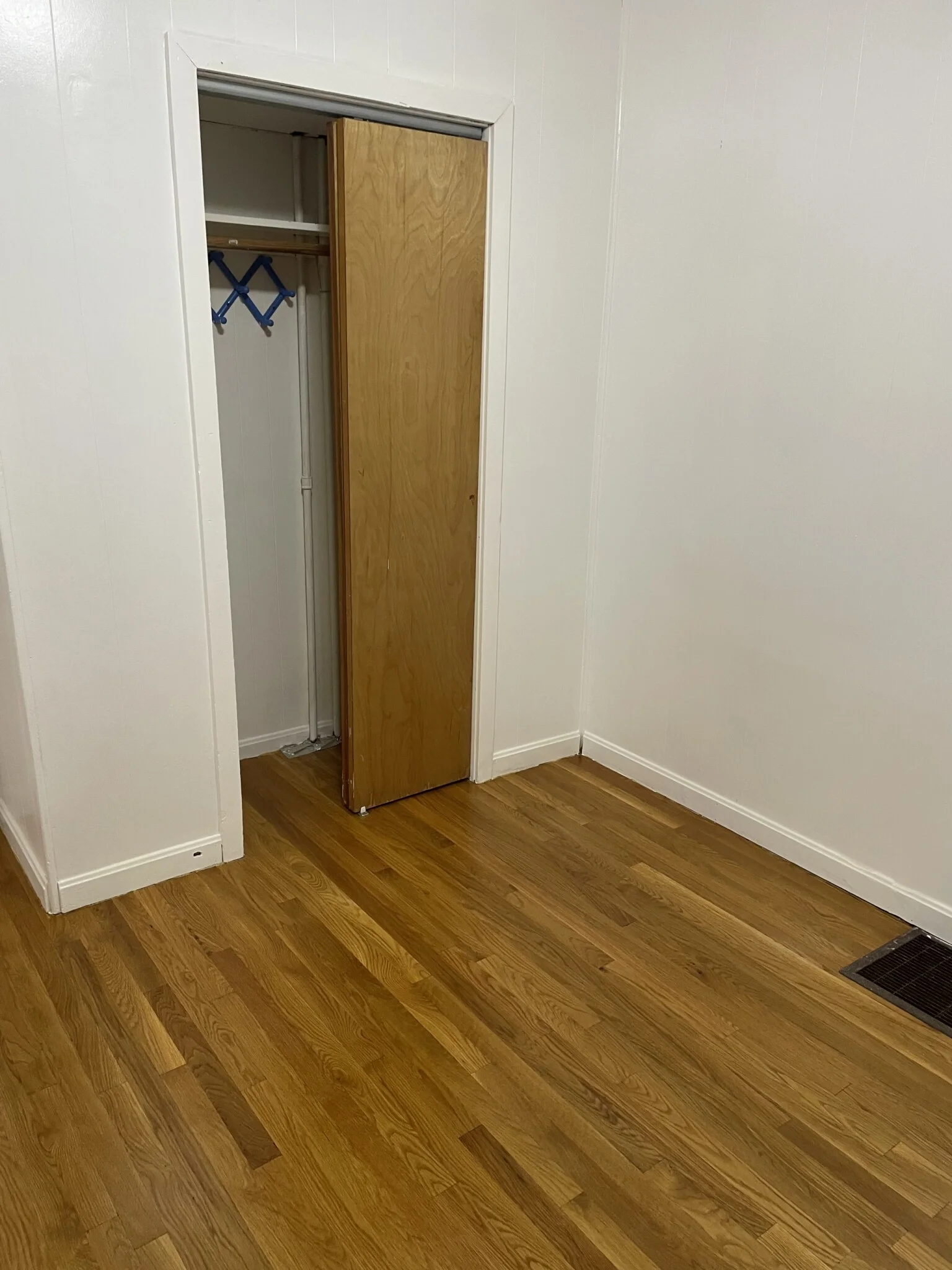 3 bed, 1 bath apartment for rent at 14 Boston St Unit 1, South Boston — photo 10 of 10