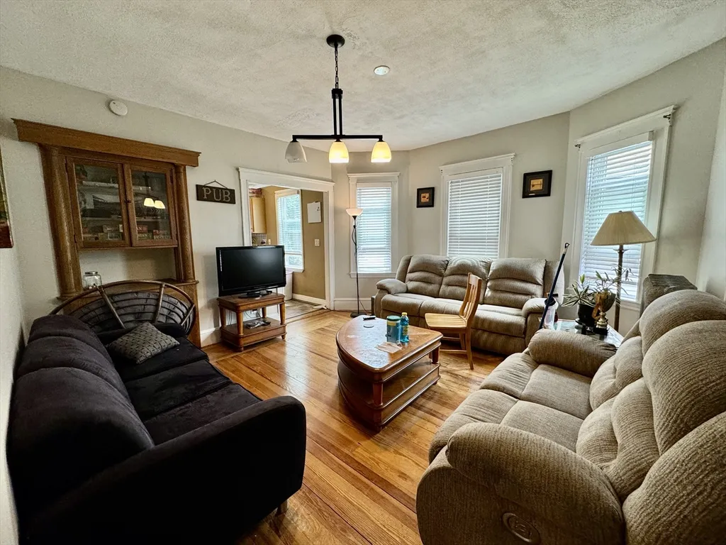 5 bed, 2 bath apartment for rent at 14 Bowdoin St Unit 2, Tufts University — photo 31 of 38