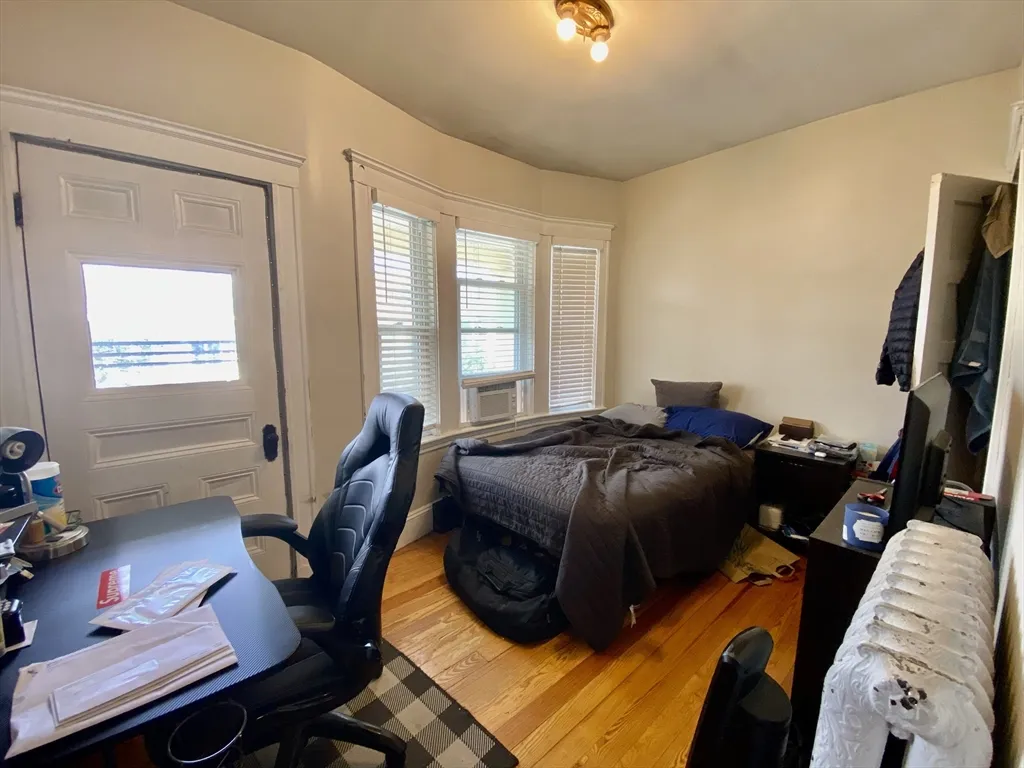 5 bed, 2 bath apartment for rent at 14 Bowdoin St Unit 2, Tufts University — photo 17 of 38