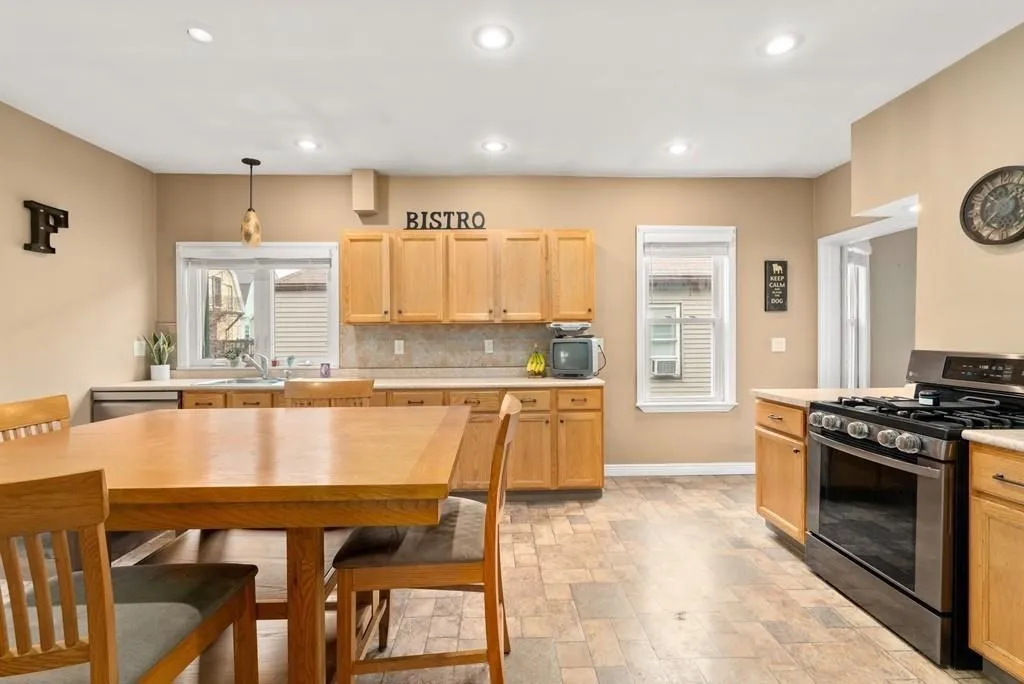 5 bed, 2 bath apartment for rent at 14 Bowdoin St Unit 2, Tufts University — photo 6 of 38