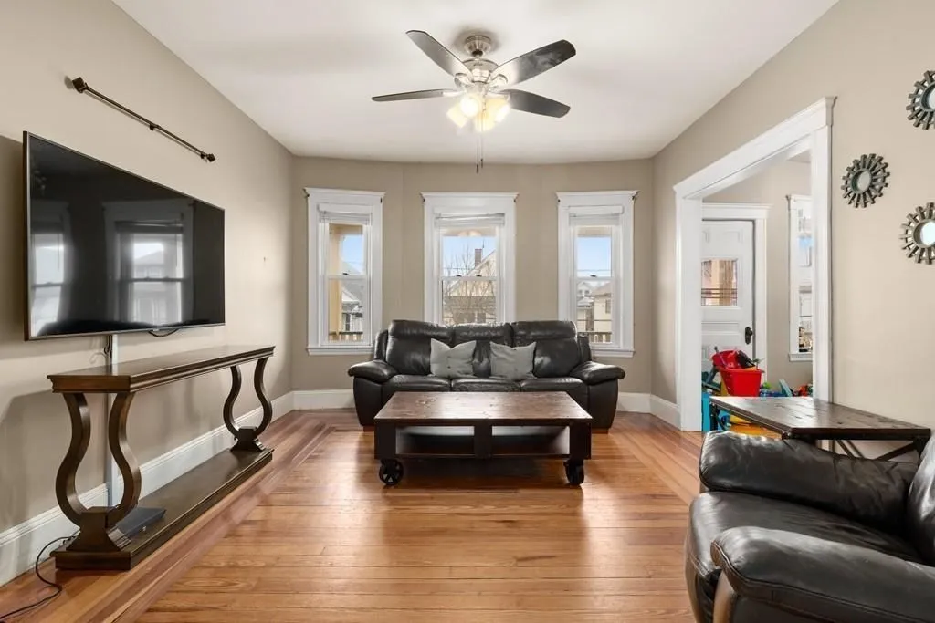 5 bed, 2 bath apartment for rent at 14 Bowdoin St Unit 2, Tufts University