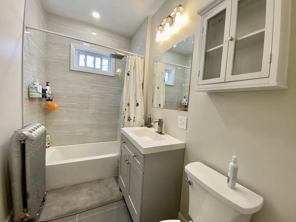 5 bed, 2 bath apartment for rent at 14 Bowdoin St Unit 2, Tufts University — photo 24 of 38