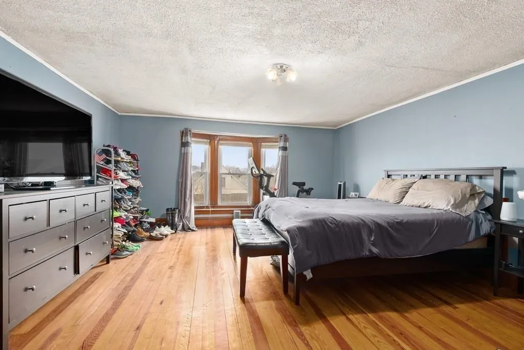 5 bed, 2 bath apartment for rent at 14 Bowdoin St Unit 2, Tufts University — photo 9 of 38