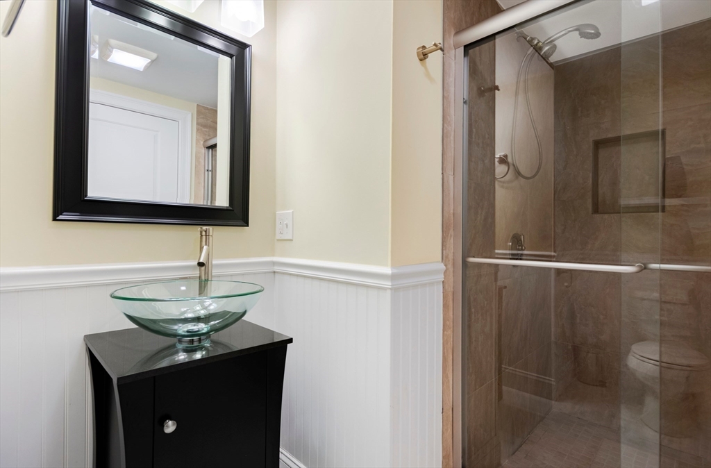 5 bed, 3 bath apartment for rent at 14 Brattle Ln, Arlington — photo 27 of 32