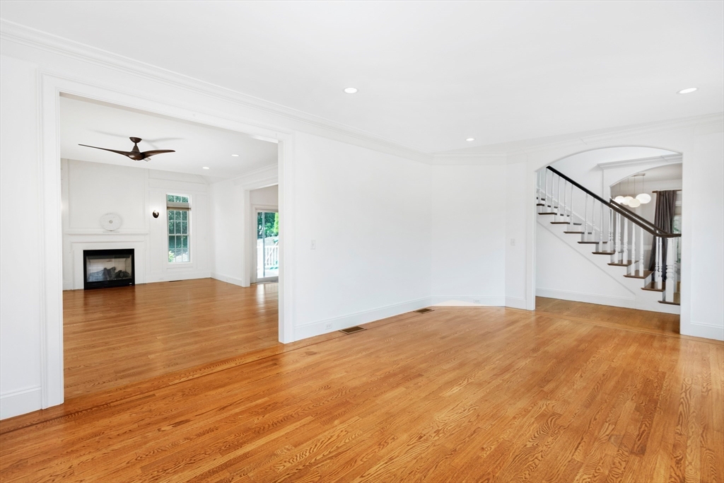 5 bed, 3 bath apartment for rent at 14 Brattle Ln, Arlington — photo 11 of 32