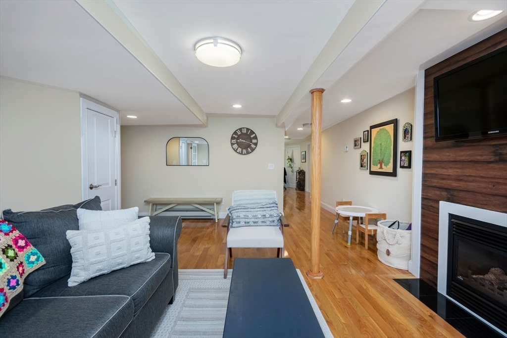 5 bed, 3 bath apartment for rent at 14 Brattle Ln, Arlington — photo 28 of 32