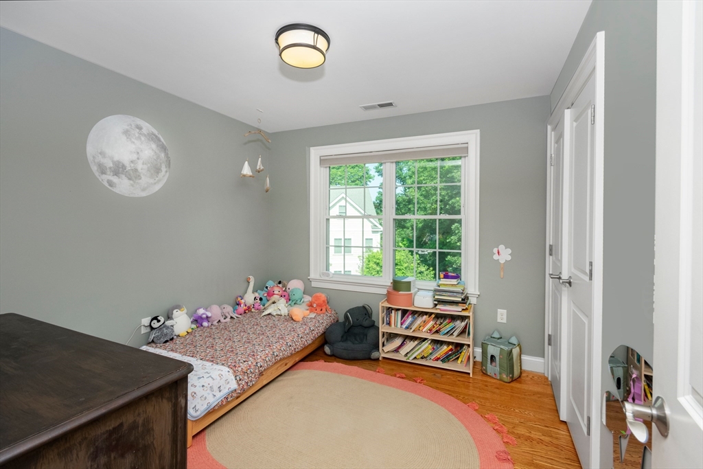 5 bed, 3 bath apartment for rent at 14 Brattle Ln, Arlington — photo 25 of 32