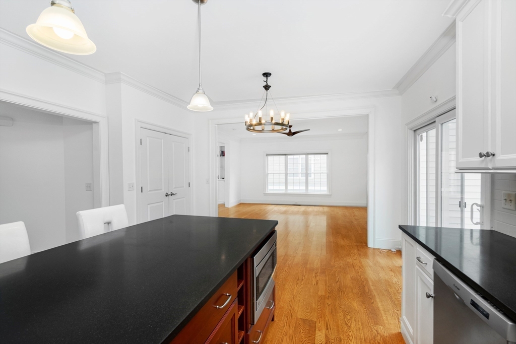 5 bed, 3 bath apartment for rent at 14 Brattle Ln, Arlington — photo 9 of 32