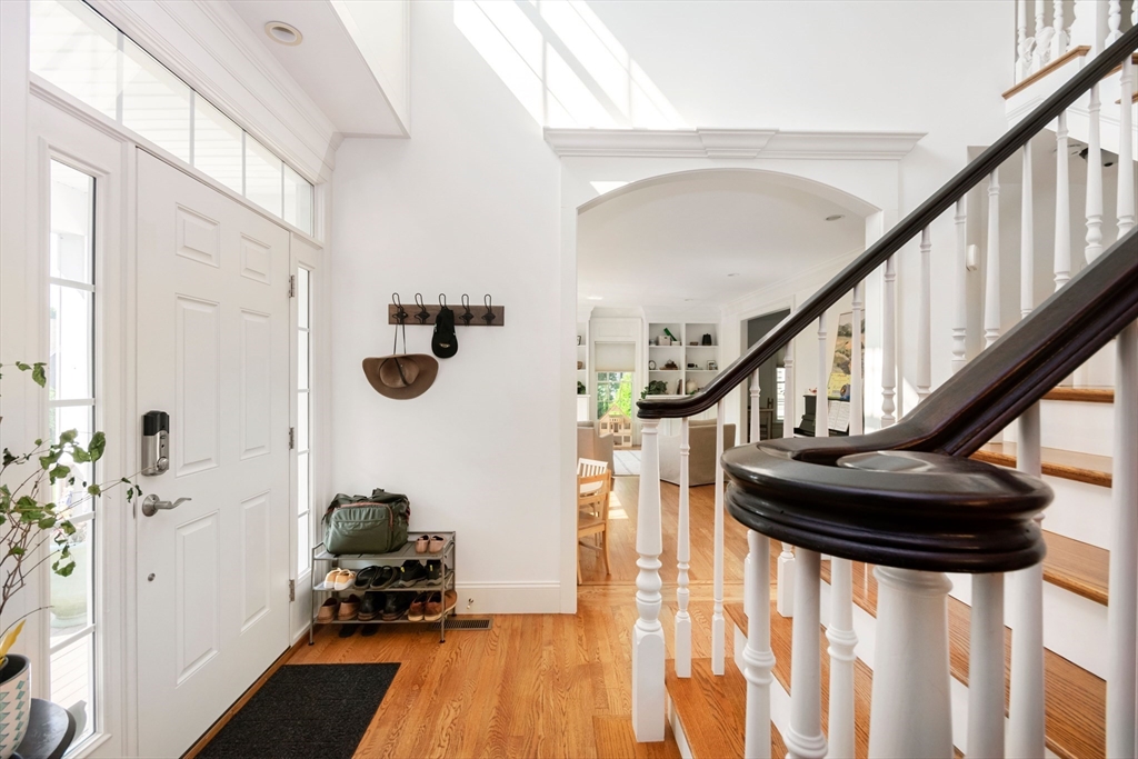 5 bed, 3 bath apartment for rent at 14 Brattle Ln, Arlington — photo 3 of 32