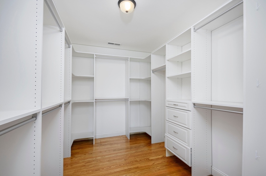 5 bed, 3 bath apartment for rent at 14 Brattle Ln, Arlington — photo 22 of 32