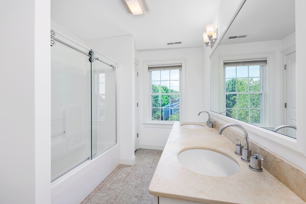 5 bed, 3 bath apartment for rent at 14 Brattle Ln, Arlington — photo 23 of 32