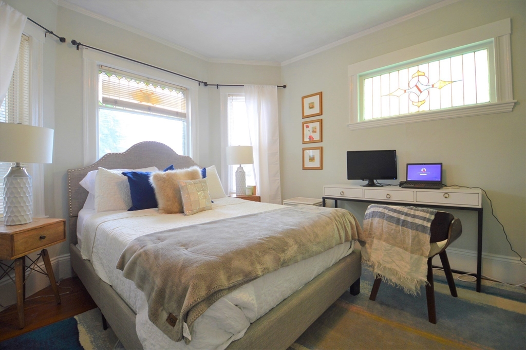 3 bed, 1 bath apartment for rent at 14 Breck Ave Unit 1, Oak Square — photo 7 of 18