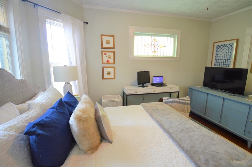 3 bed, 1 bath apartment for rent at 14 Breck Ave Unit 1, Oak Square — photo 13 of 18