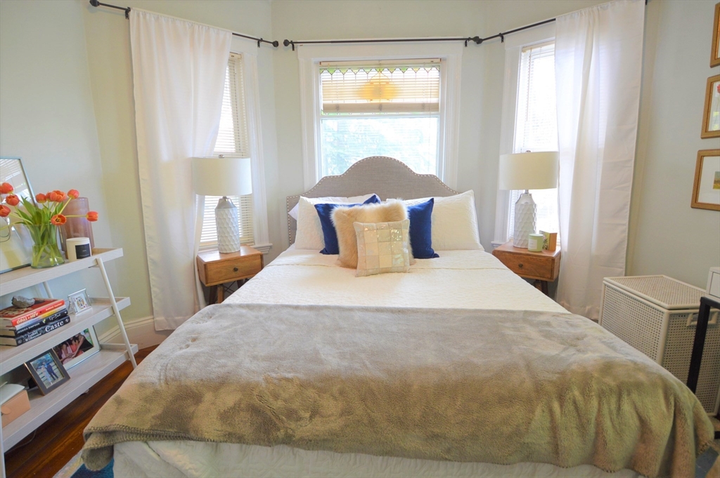 3 bed, 1 bath apartment for rent at 14 Breck Ave Unit 1, Oak Square — photo 9 of 18