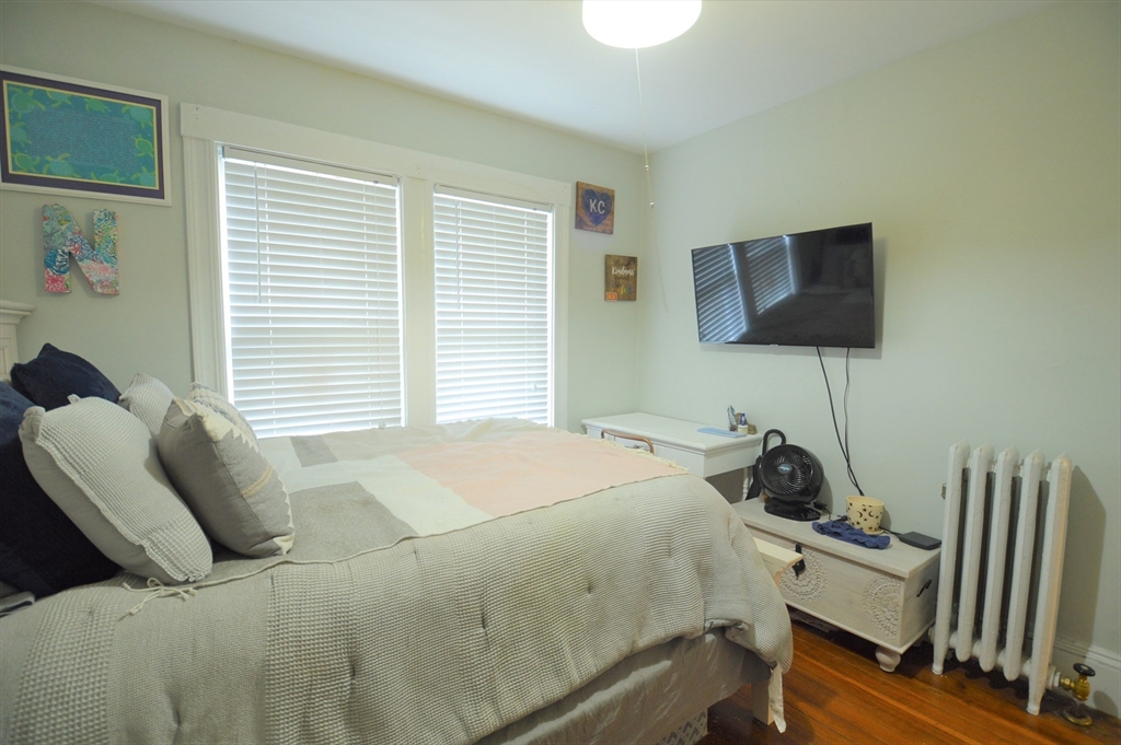 3 bed, 1 bath apartment for rent at 14 Breck Ave Unit 1, Oak Square — photo 15 of 18
