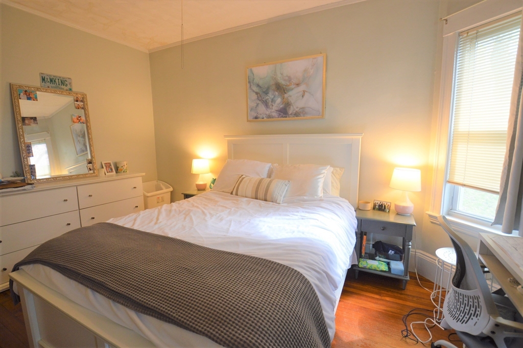 3 bed, 1 bath apartment for rent at 14 Breck Ave Unit 1, Oak Square — photo 11 of 18