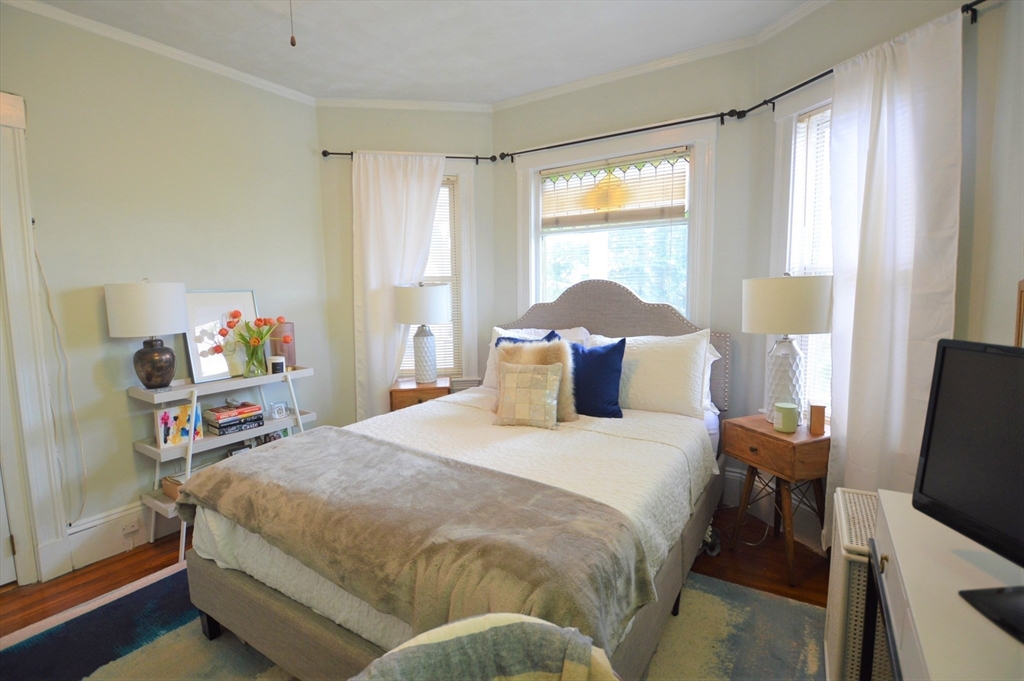 3 bed, 1 bath apartment for rent at 14 Breck Ave Unit 1, Oak Square — photo 8 of 18