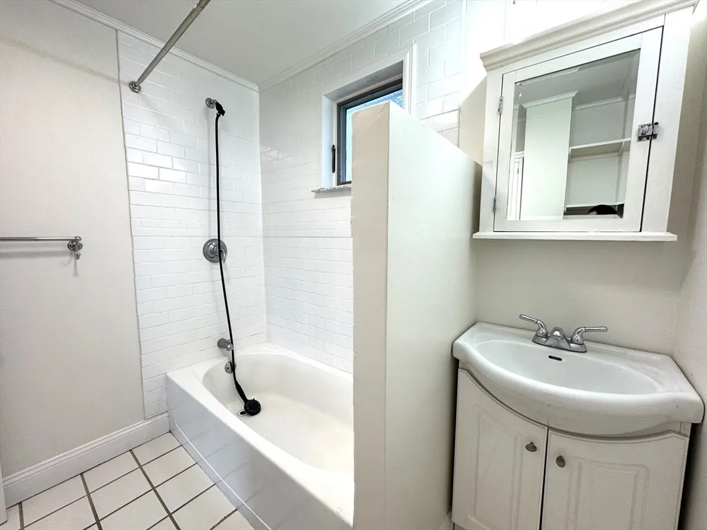 4 bed, 2 bath apartment for rent at 14 Breck Ave Unit 2, Oak Square — photo 24 of 26