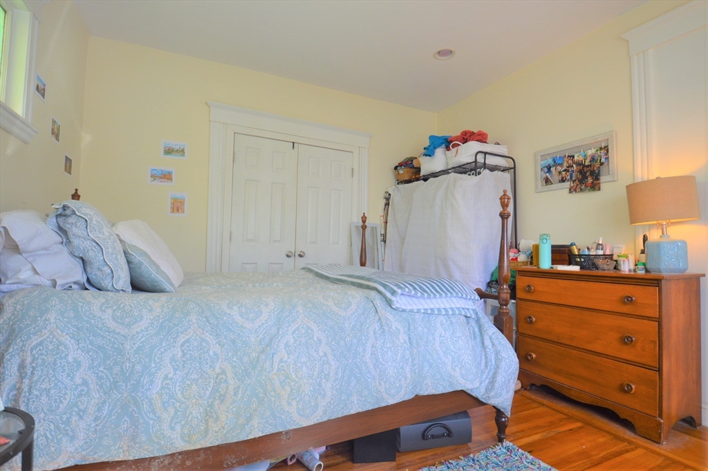 4 bed, 2 bath apartment for rent at 14 Breck Ave Unit 3, Oak Square — photo 11 of 27