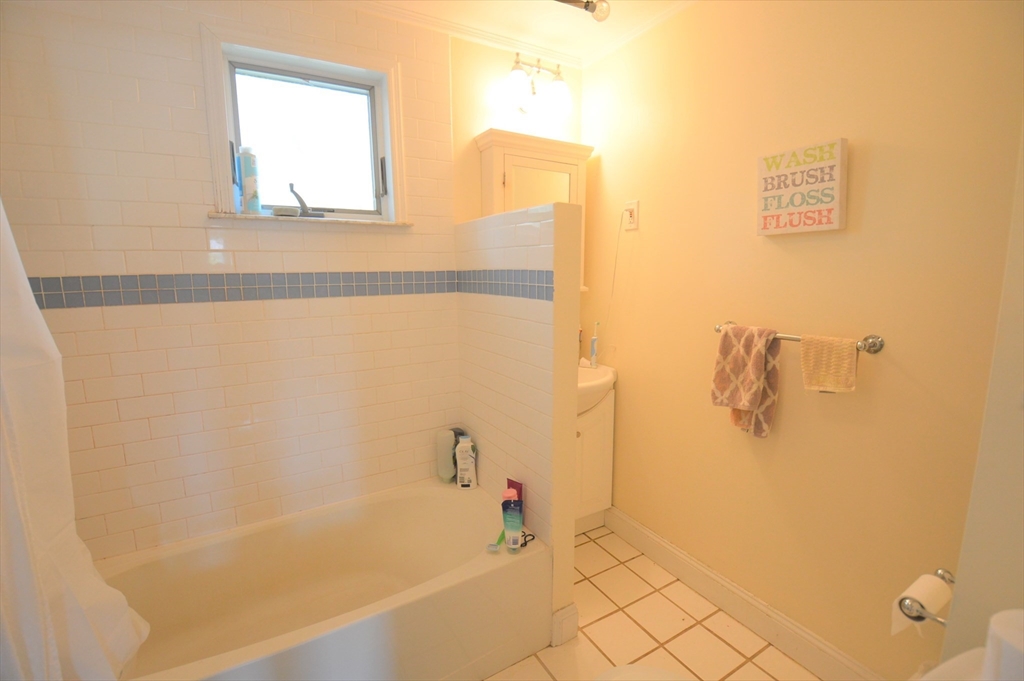 4 bed, 2 bath apartment for rent at 14 Breck Ave Unit 3, Oak Square — photo 23 of 27