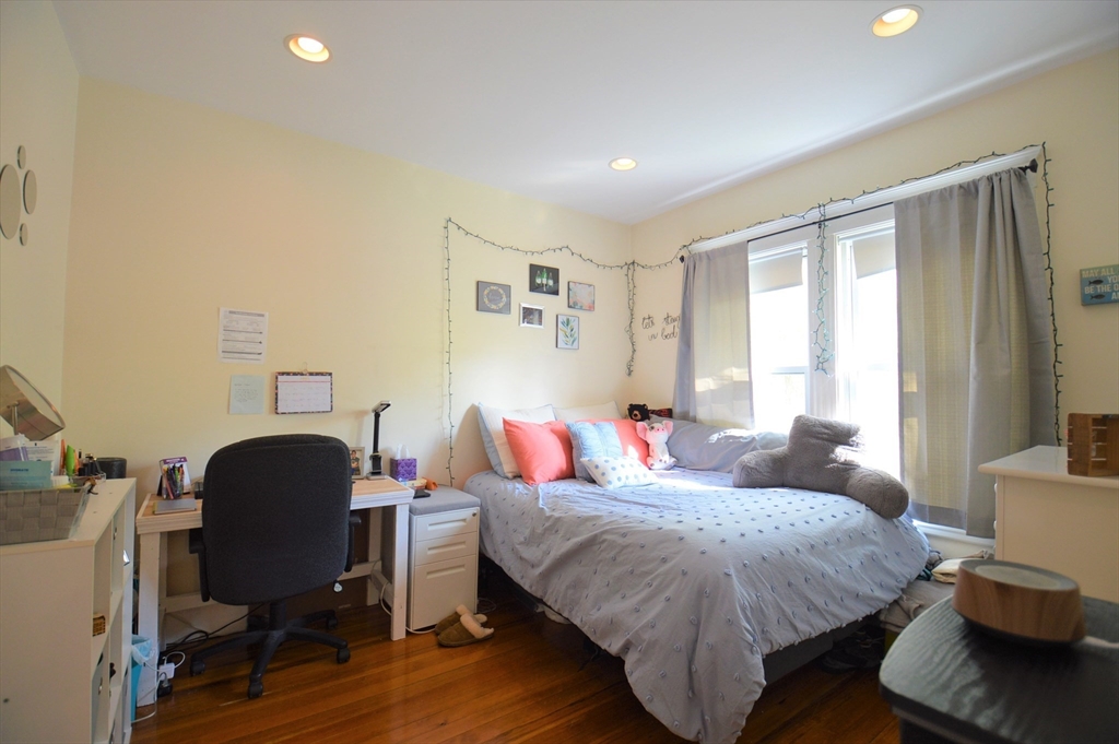 4 bed, 2 bath apartment for rent at 14 Breck Ave Unit 3, Oak Square — photo 15 of 27