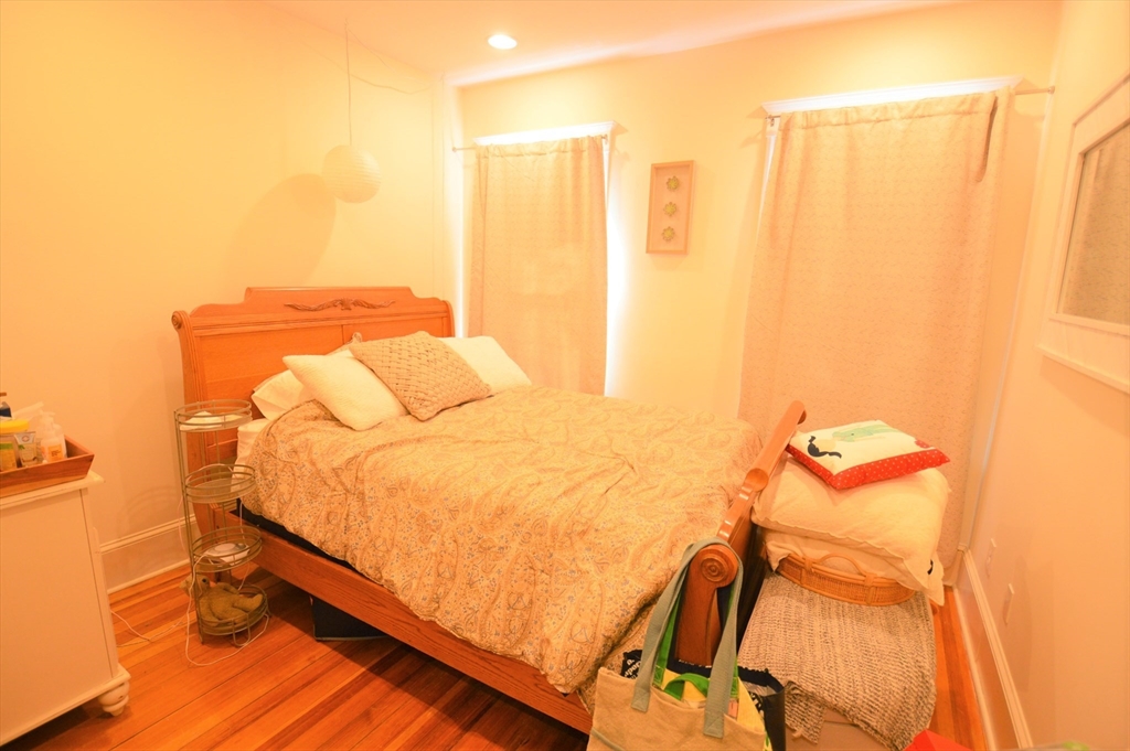 4 bed, 2 bath apartment for rent at 14 Breck Ave Unit 3, Oak Square — photo 8 of 27
