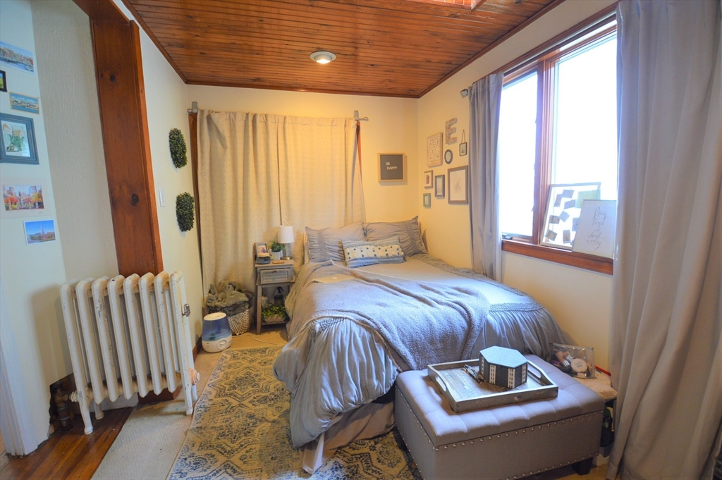 4 bed, 2 bath apartment for rent at 14 Breck Ave Unit 3, Oak Square — photo 14 of 27