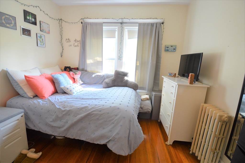 4 bed, 2 bath apartment for rent at 14 Breck Ave Unit 3, Oak Square — photo 16 of 27
