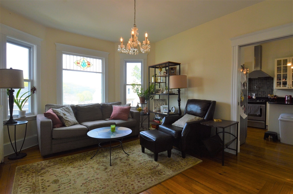 4 bed, 2 bath apartment for rent at 14 Breck Ave Unit 3, Oak Square