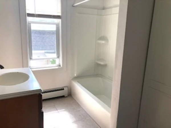 4 bed, 1 bath apartment for rent at 14 Burnside St Unit 1, Lowell — photo 7 of 11