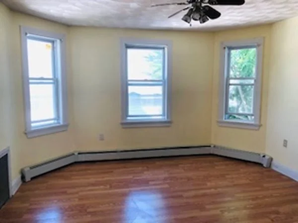 4 bed, 1 bath apartment for rent at 14 Burnside St Unit 1, Lowell — photo 6 of 11