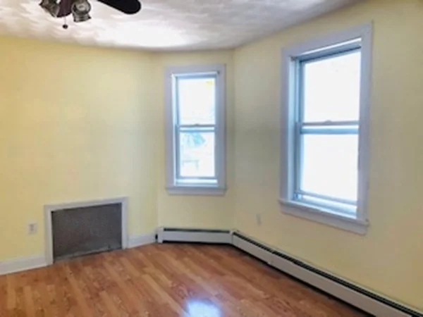 4 bed, 1 bath apartment for rent at 14 Burnside St Unit 1, Lowell — photo 8 of 11