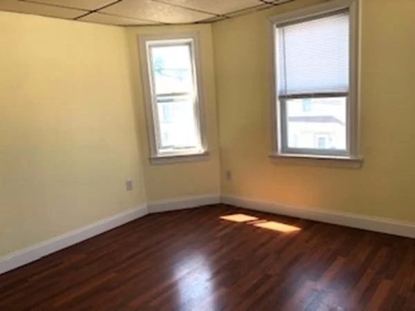 4 bed, 1 bath apartment for rent at 14 Burnside St Unit 1, Lowell — photo 11 of 11