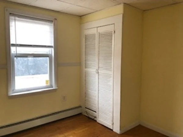 4 bed, 1 bath apartment for rent at 14 Burnside St Unit 2, Lowell — photo 18 of 22