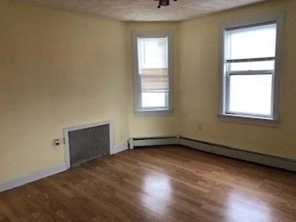 4 bed, 1 bath apartment for rent at 14 Burnside St Unit 2, Lowell — photo 17 of 22