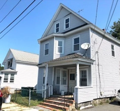 4 bed, 1 bath apartment for rent at 14 Burnside St Unit 2, Lowell
