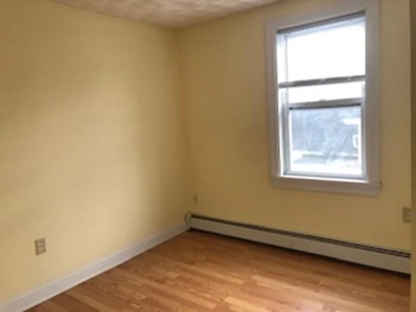 4 bed, 1 bath apartment for rent at 14 Burnside St Unit 2, Lowell — photo 15 of 22