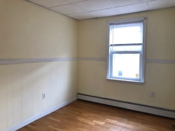 4 bed, 1 bath apartment for rent at 14 Burnside St Unit 2, Lowell — photo 20 of 22