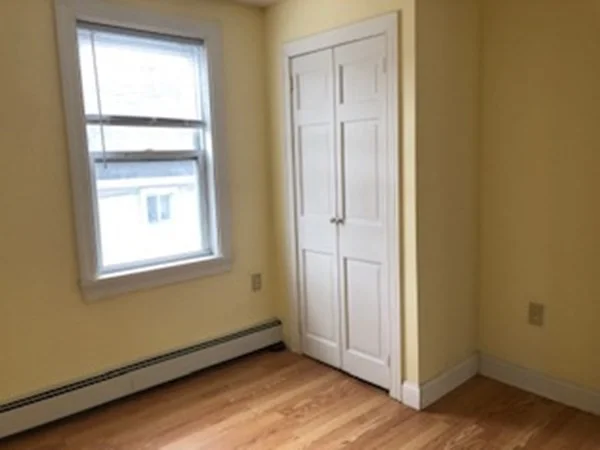 4 bed, 1 bath apartment for rent at 14 Burnside St Unit 2, Lowell — photo 14 of 22