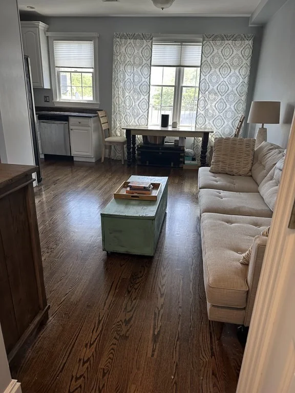 1 bed, 1 bath apartment for rent at 14 Burrill Pl Unit 3, South Boston — photo 4 of 18