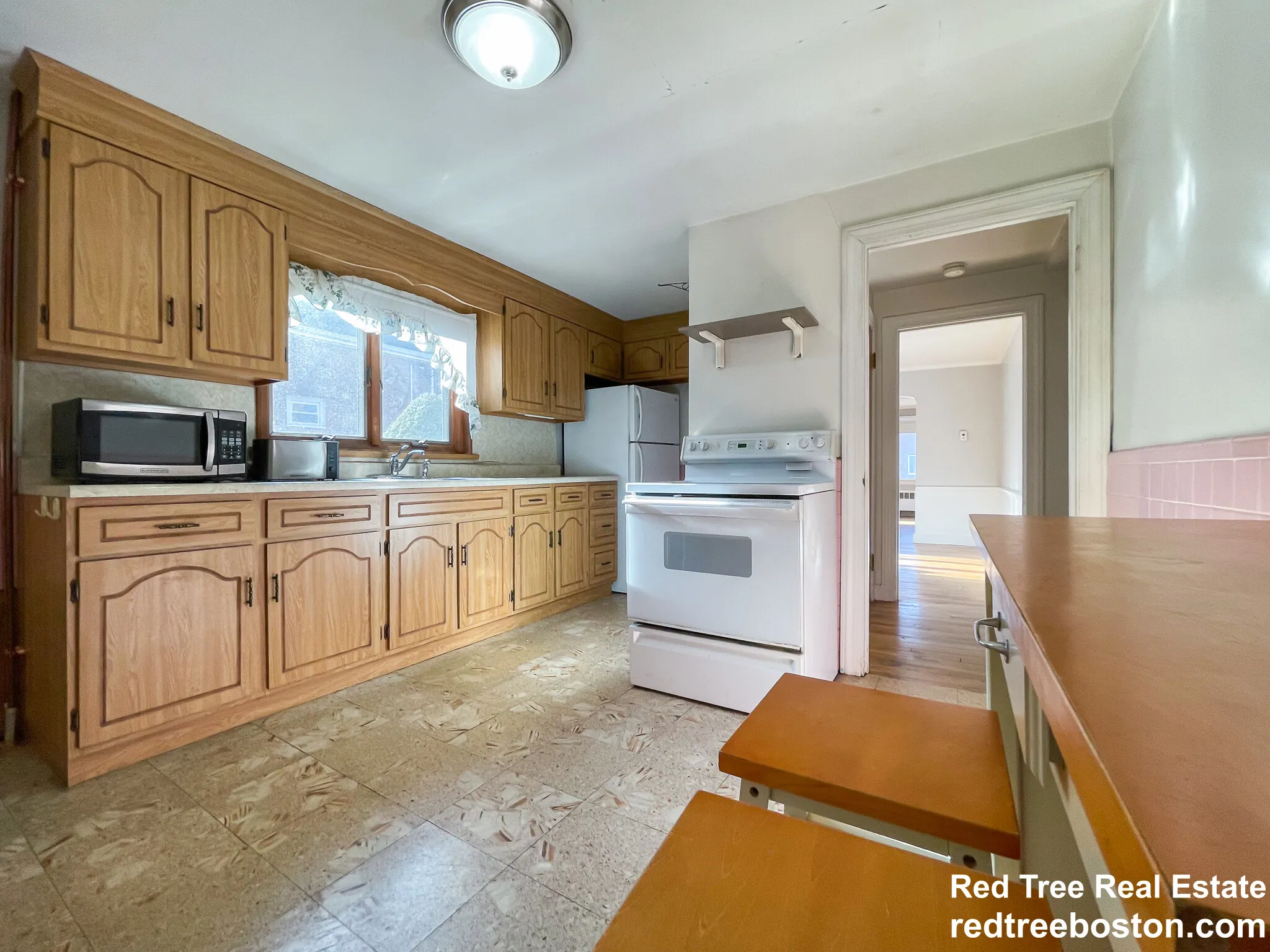 2 bed, 1 bath apartment for rent at 14 Caltha Rd Unit 1, Oak Square — photo 8 of 12