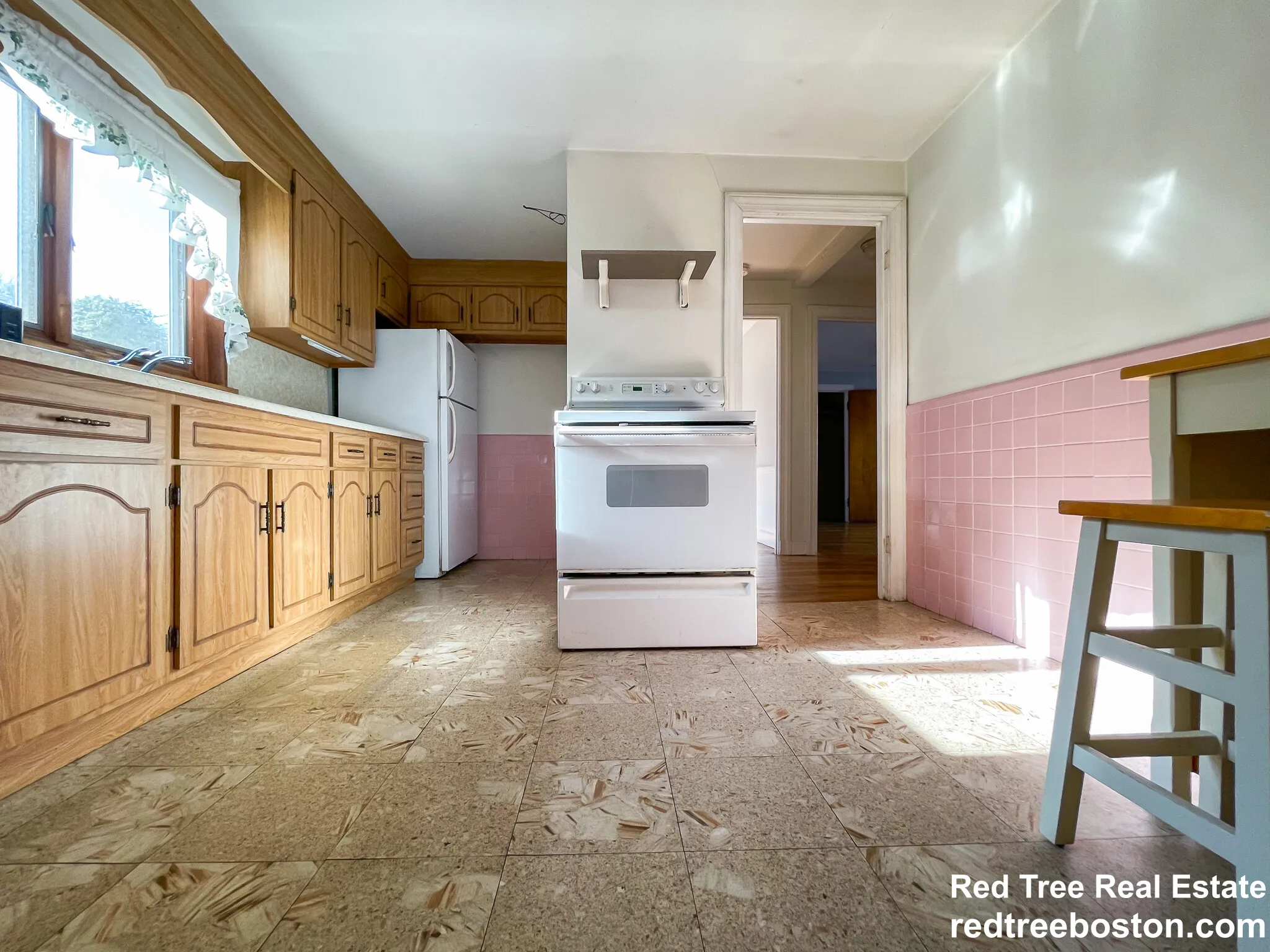 2 bed, 1 bath apartment for rent at 14 Caltha Rd Unit 1, Oak Square — photo 7 of 12