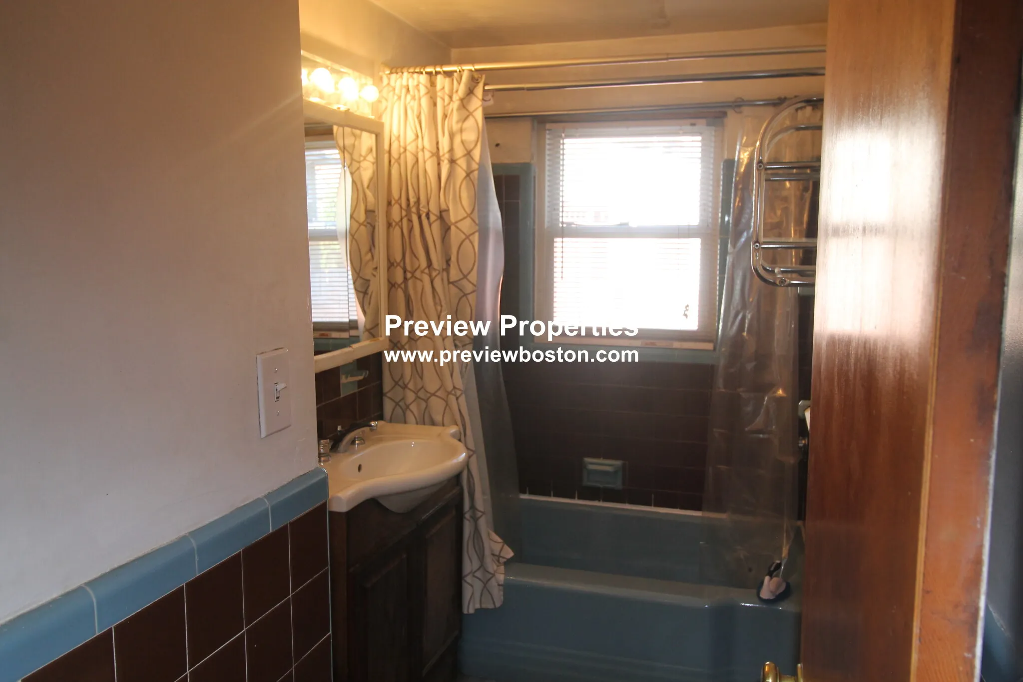 2 bed, 1 bath apartment for rent at 14 Caltha Rd Unit 1P, Oak Square — photo 26 of 33