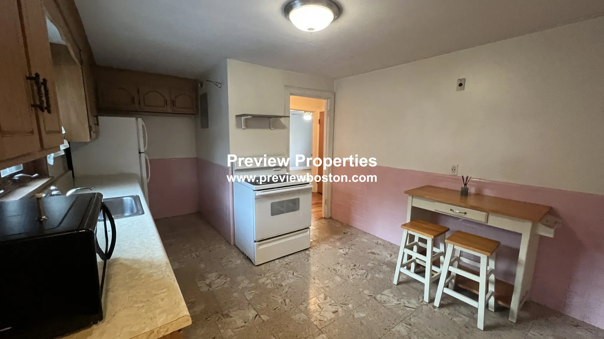 2 bed, 1 bath apartment for rent at 14 Caltha Rd Unit 1P, Oak Square — photo 2 of 33